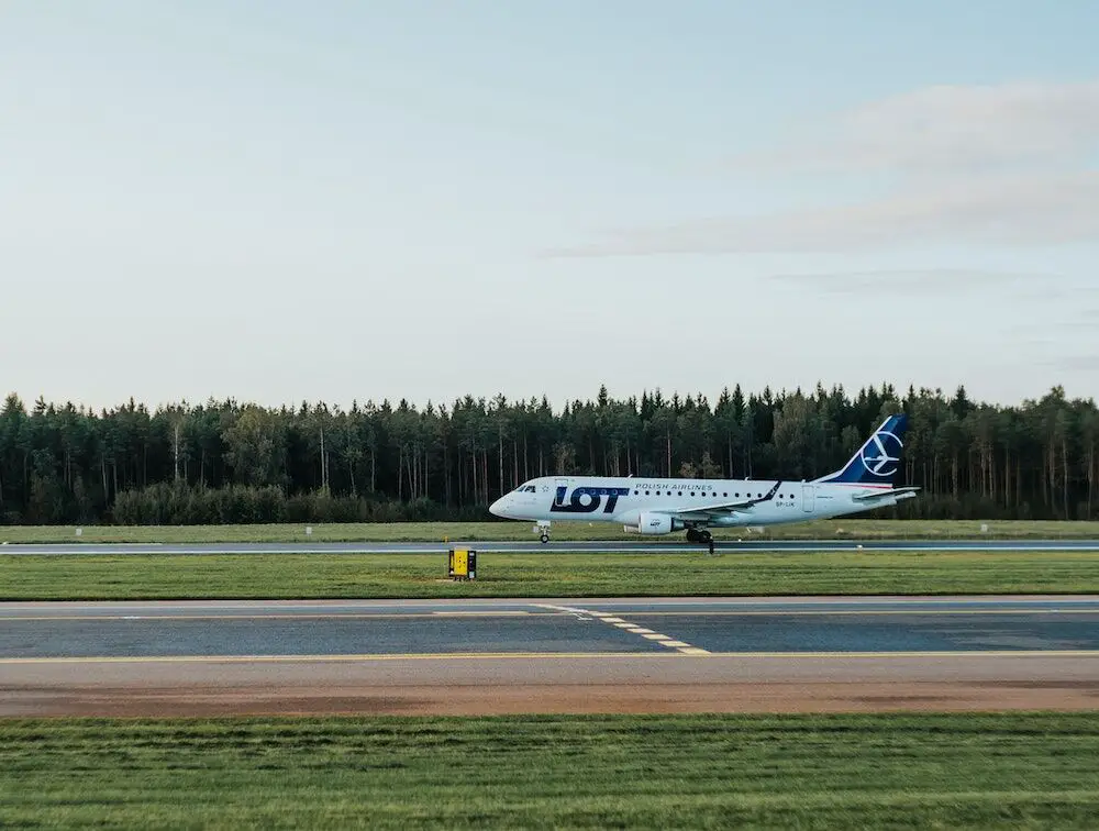 LOT Polish Airlines Connecting Flights